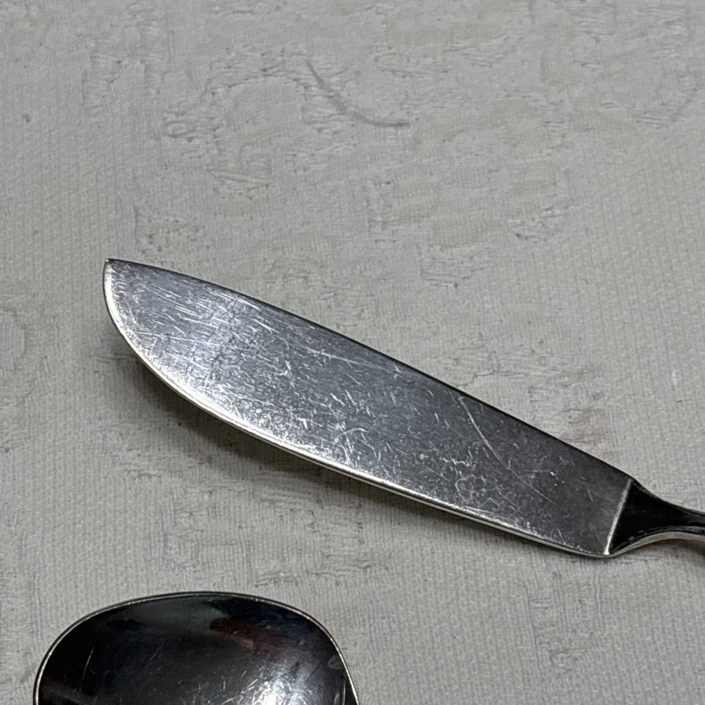1965 GARLAND 1847 Rogers Bros IS Sugar Spoon Butter Knife Silver Plate Flatware